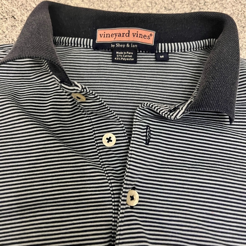 Vineyard Vines | men’s polo shirt M EUC blue striped